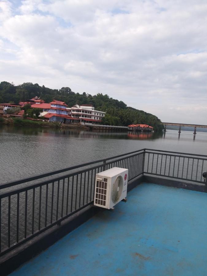 7TH HEAVEN Kannur Chakkarakkal Bagian luar foto
