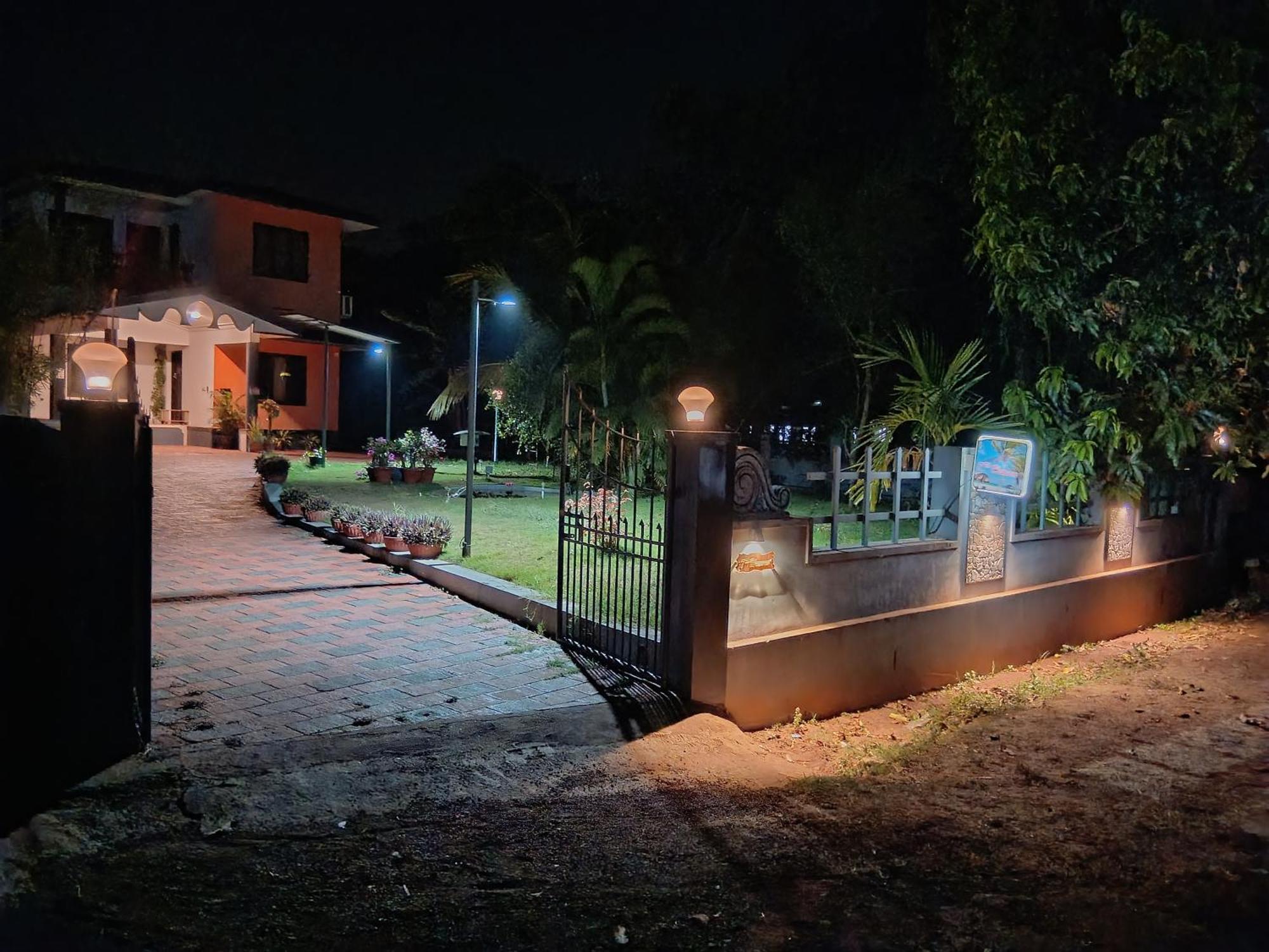 7TH HEAVEN Kannur Chakkarakkal Bagian luar foto